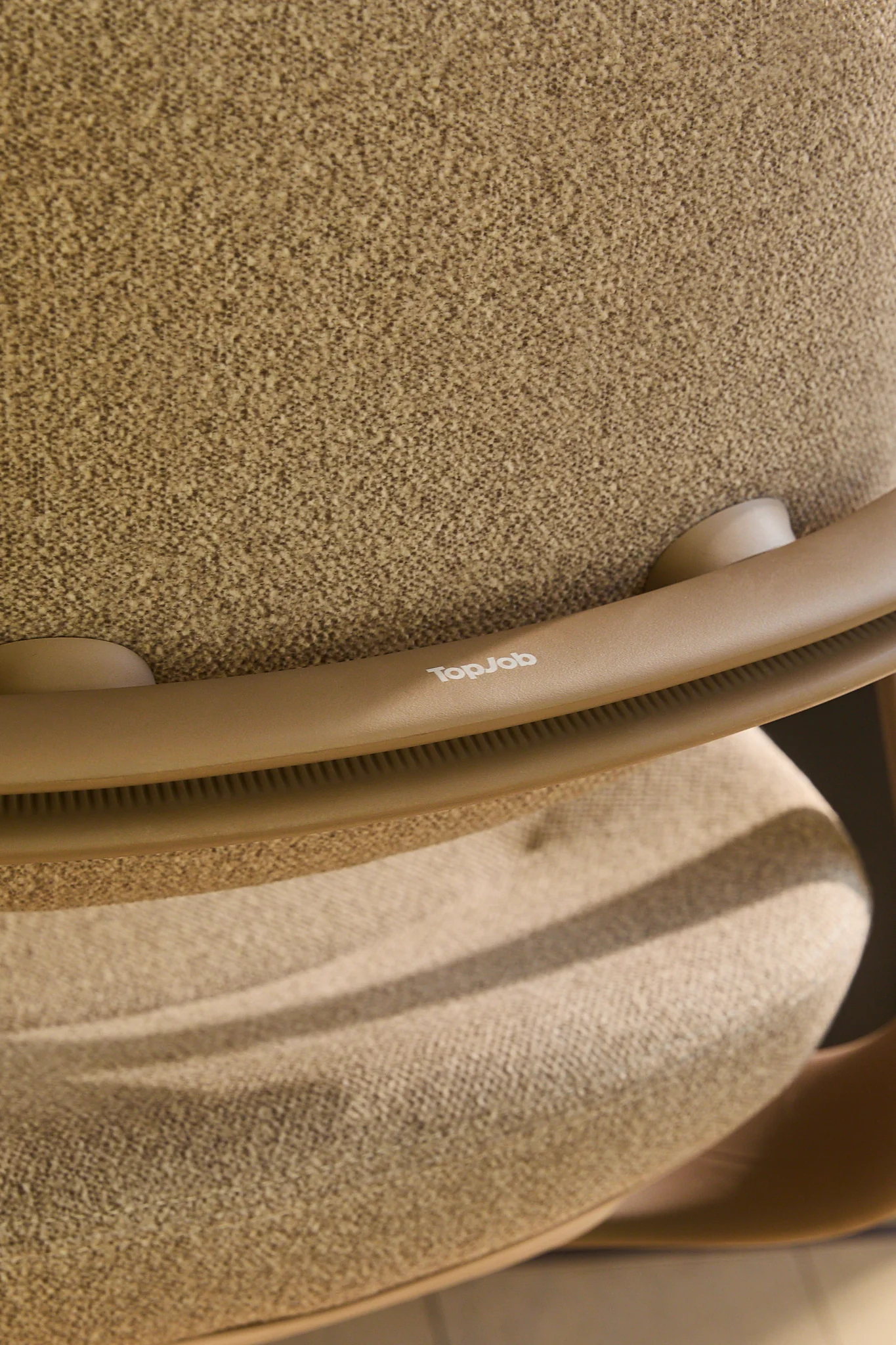 BISKIT Ergonomic Chair - Image 11