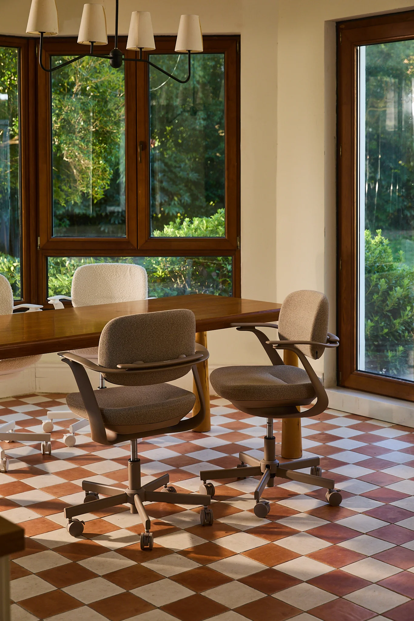 BISKIT Ergonomic Chair - Image 13