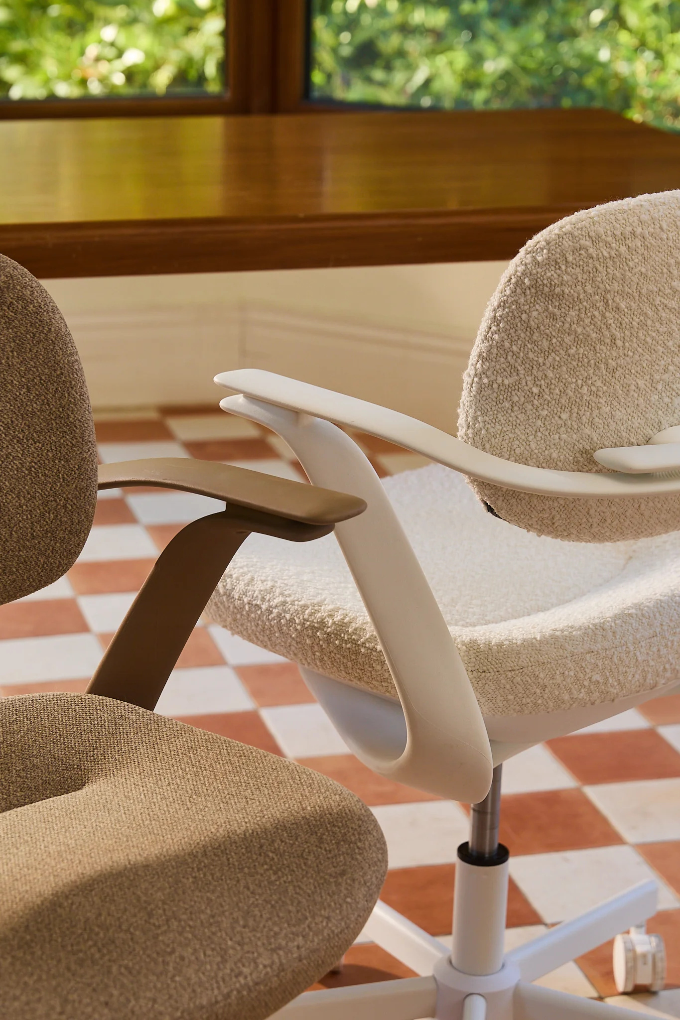 BISKIT Ergonomic Chair - Image 14