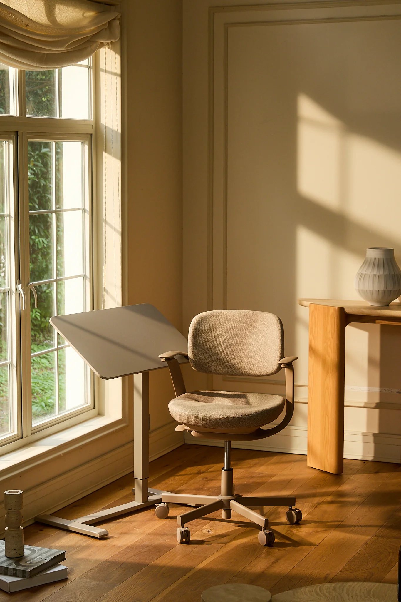 BISKIT Ergonomic Chair - Image 5